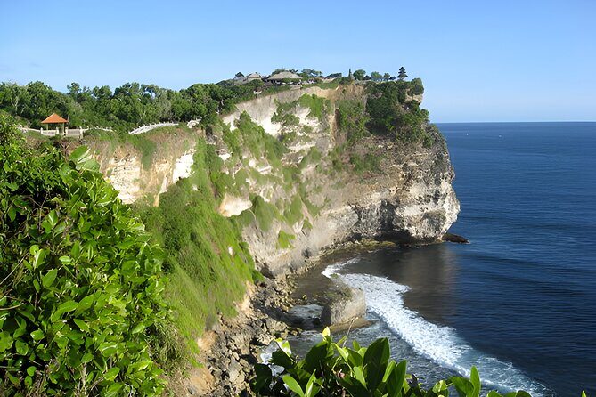 Amazing Half-Day Uluwatu Sunset Tour with Jimbaran Seafood Dinner - Stop 3: Jimbaran Bay seafood dinner by the water