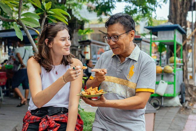 Bali Private Food Walking Tour With Locals: The 10 Tastings - Stop-by-stop: what happens during the walk