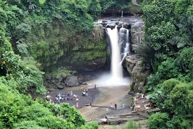Bali River Rafting and Ubud Full Day Tour Packages - Ubud Palace: a cultural stop that still has a living center