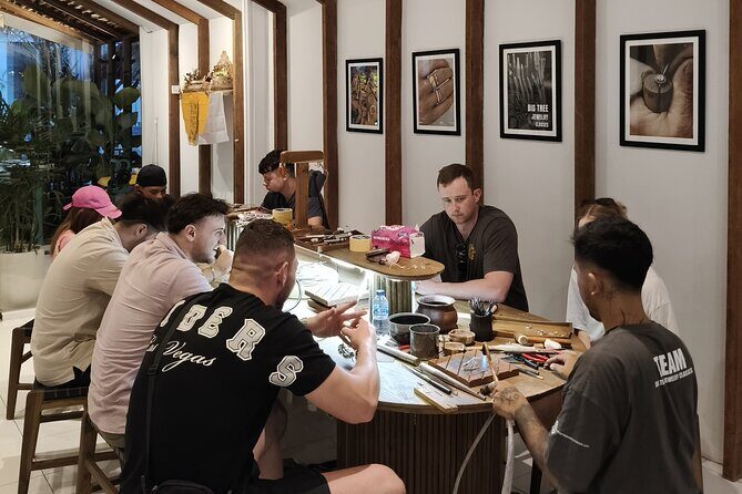 Bali Seminyak Silver Class Activity and Take Your Own Creation - Arriving at Padi Jewelry Classes and getting set up