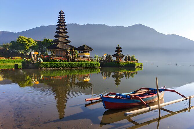 Bali Tour: The Best Way to Explore The Highlight of Bali - Ulun Danu Bratan Temple on Lake Beratan: photos first, then meaning