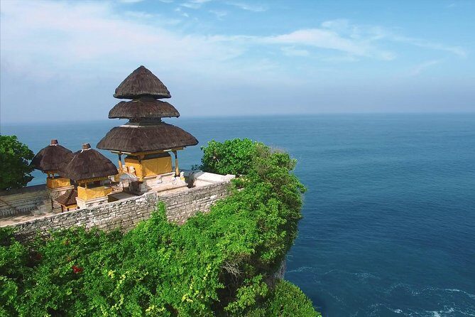 Bali's Spiritual Pillars - Uluwatu Temple and Kecak Dance Tour - Uluwatu Temple: Clifftop Views and Practical Macaque Safety