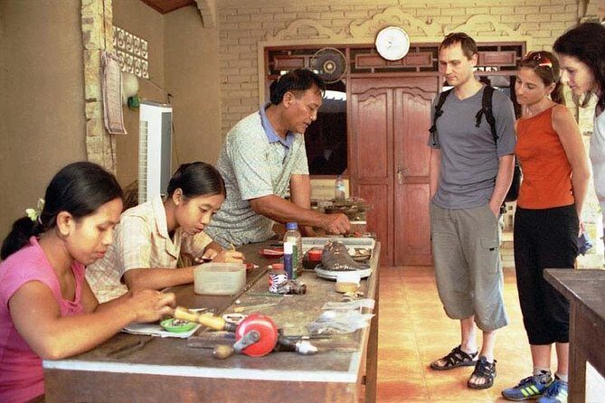 Best Ubud & Tanah Lot Excursion - Yana Art Gallery (formerly Daging Wood Carver): craft you can see in motion