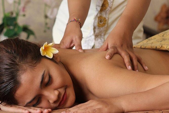 Facial treatment + Balinese massage at Bali Luxury Spa - Step 1: Thalaso Foot Wash (The Soft Landing)