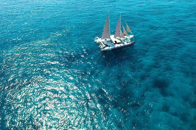 Full day Lembongan Island Catamaran Cruise with BBQ Lunch - Stop 1 on Nusa Lembongan: beach time that sets the tone