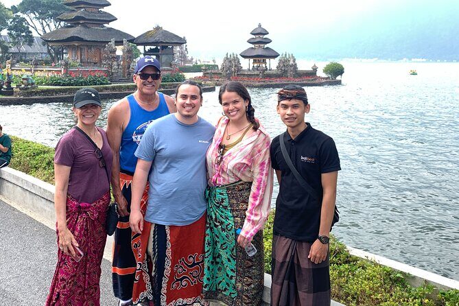 Full Day Tour Bedugul Sightseeing and Tanah Lot Temple - Stop 3: Handara Iconic Gate for Quick, Big-Photo Energy