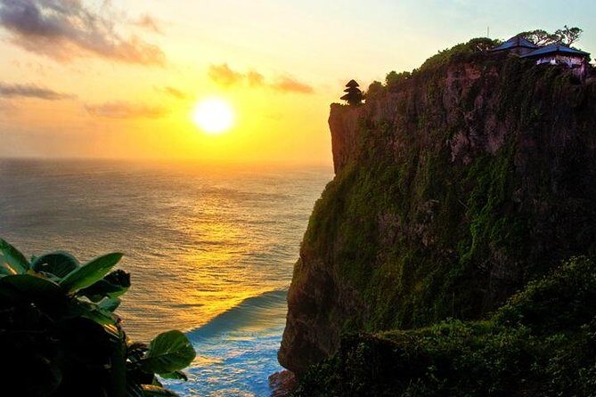 Half Day: Uluwatu Temple,KECAK FIRE DANCE Evening Tour & Jimbaran SEAFOOD Dinner - South Bali Pickup to Padang Padang: Getting There Without Stress