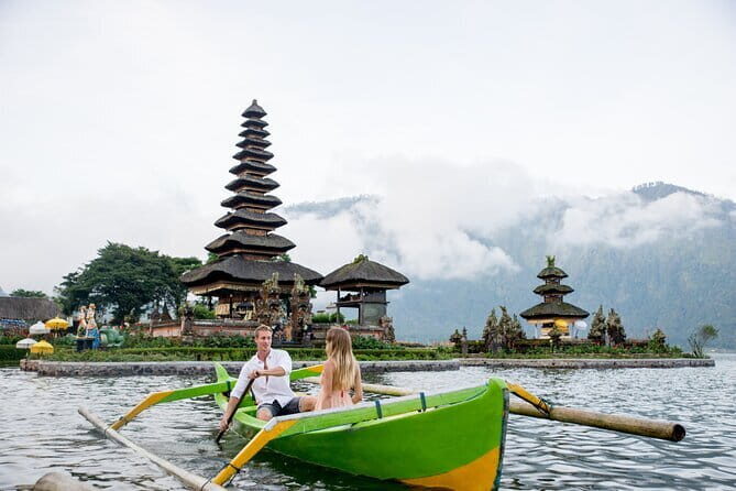 One Day Jatiluwih UNESCO, Ulun Danu Beratan, Banyumala Waterfall - A one-day Bali circuit that actually stays fun