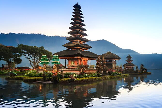 One Day Jatiluwih UNESCO, Ulun Danu Beratan, Banyumala Waterfall - The guides make the difference: Kadek and Aris as examples