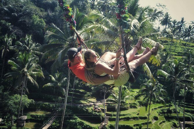 Ubud Tours and Cretya Day Club Pool - Celuk Village: silver and gold making you can actually watch